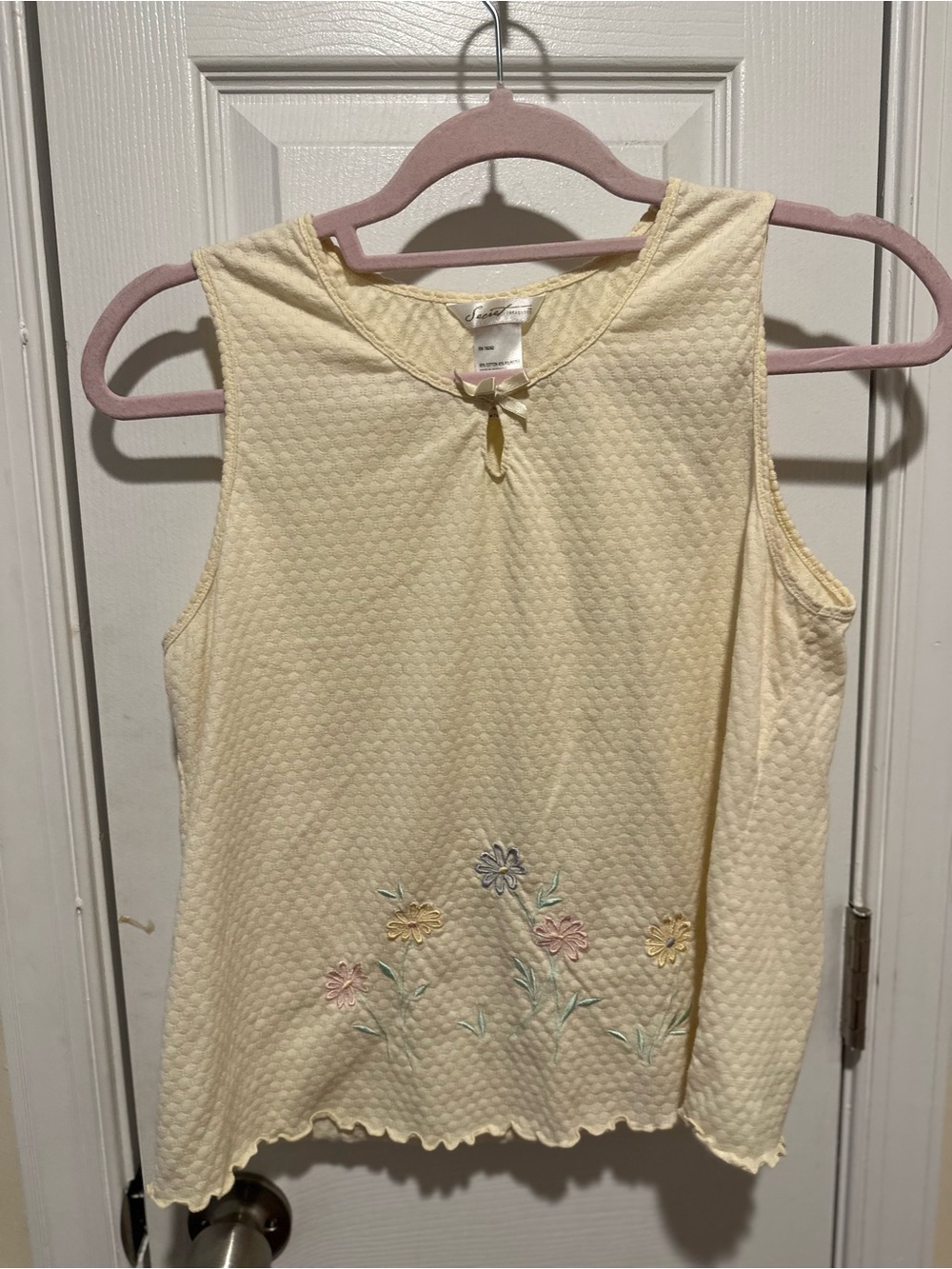 Secret Treasures Cream Sleeveless Floral-Texture Tank with Bow